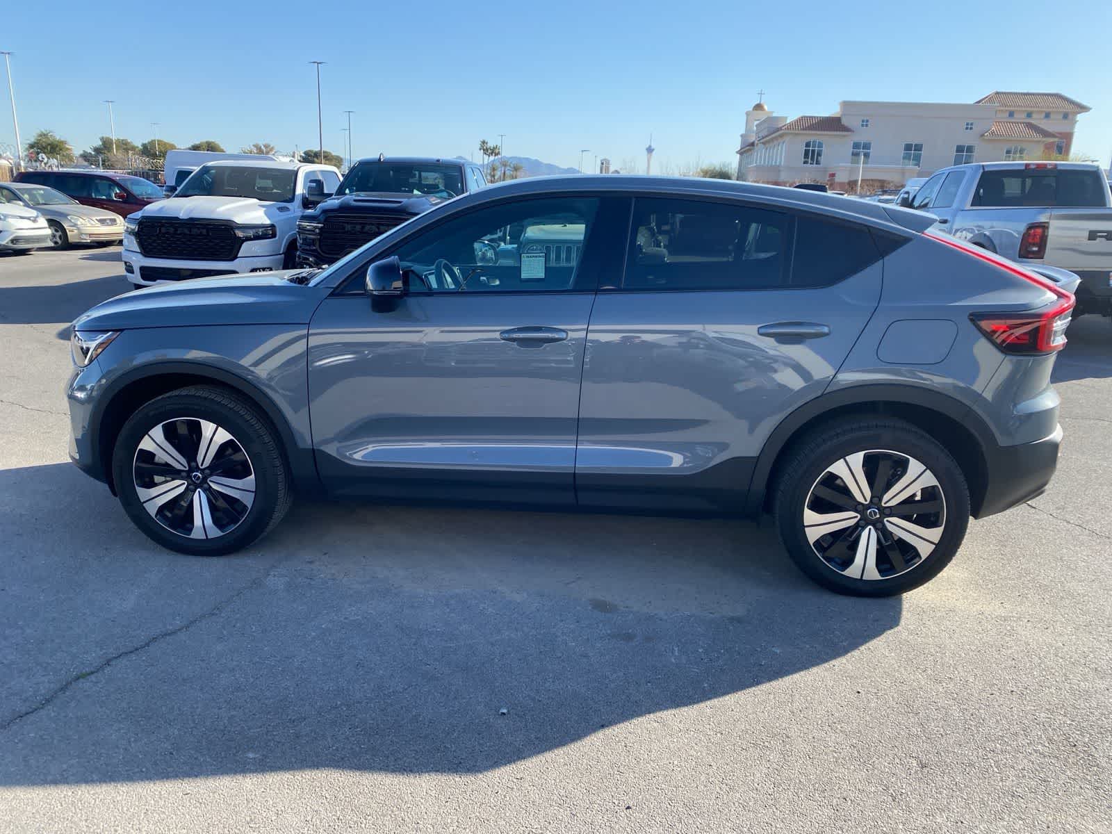 Thumbnail: 2023 Volvo C40 - 9