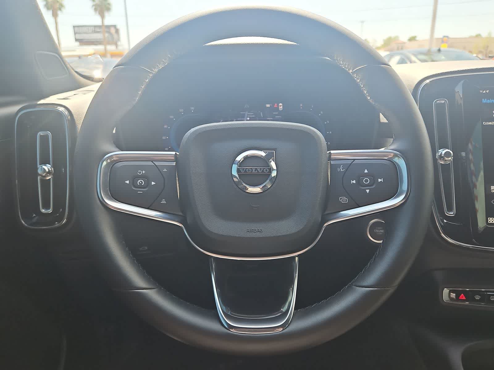 Thumbnail: 2024 Volvo XC40 - 22