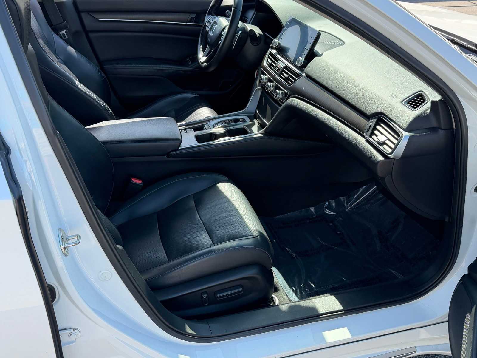 Thumbnail: 2018 Honda Accord - 30
