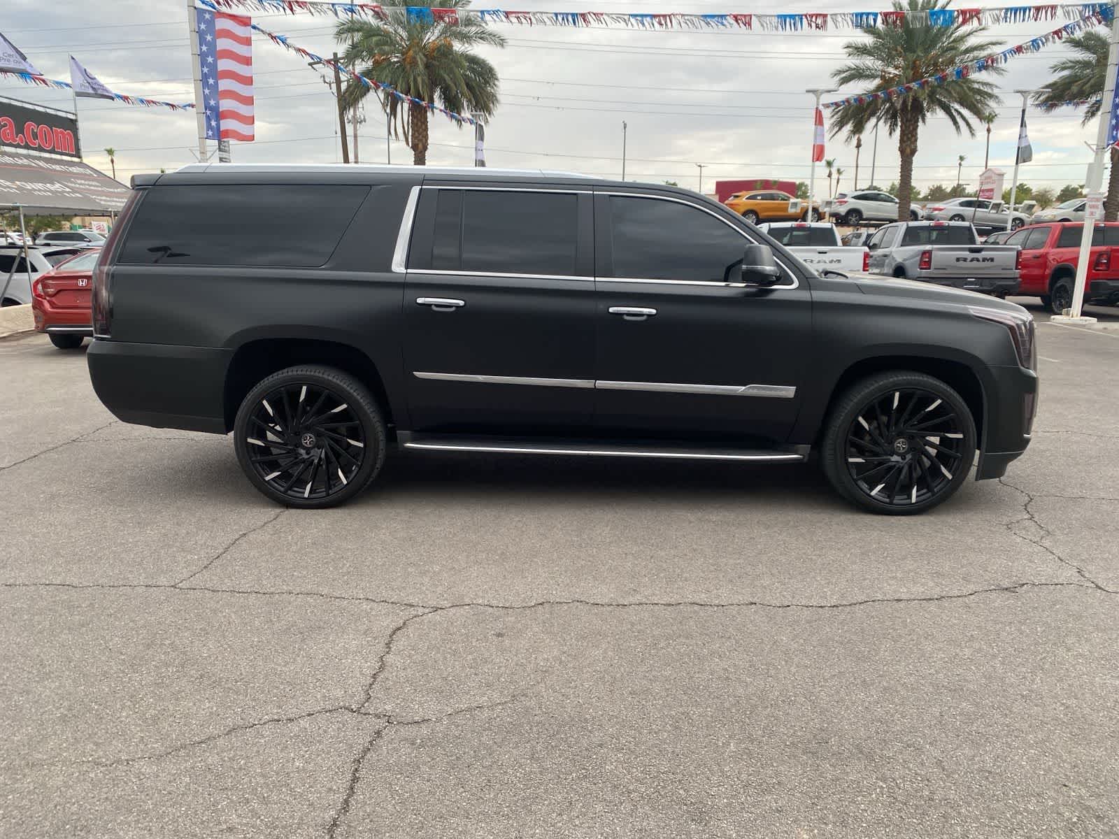 2016 Cadillac Escalade ESV Luxury photo 3