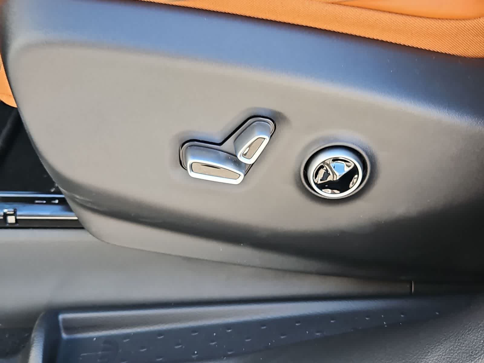 Thumbnail: 2026 Chrysler Pacifica - 17