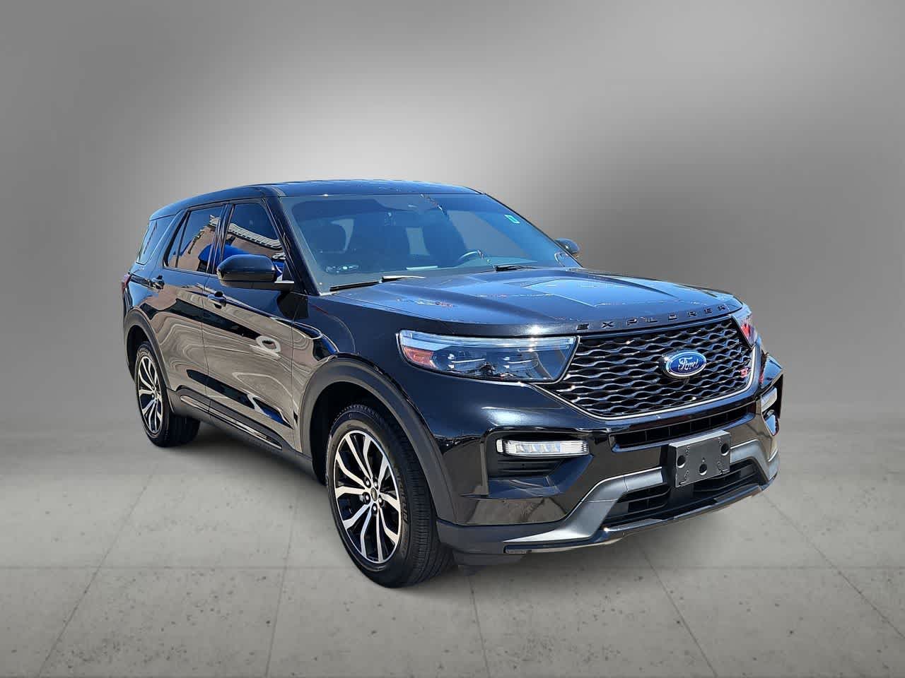 2022 Ford Explorer ST photo 2