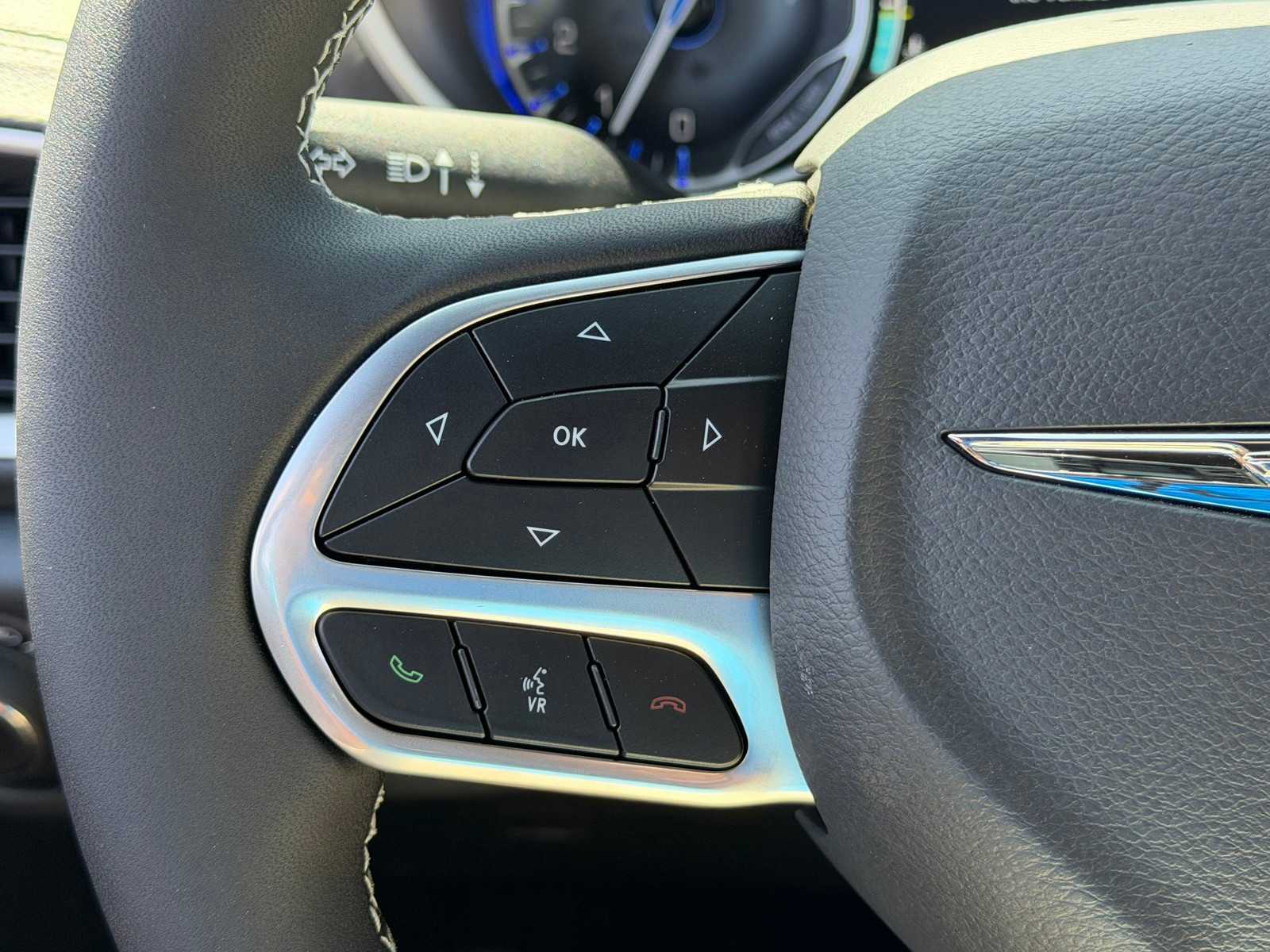 Thumbnail: 2026 Chrysler Pacifica - 16