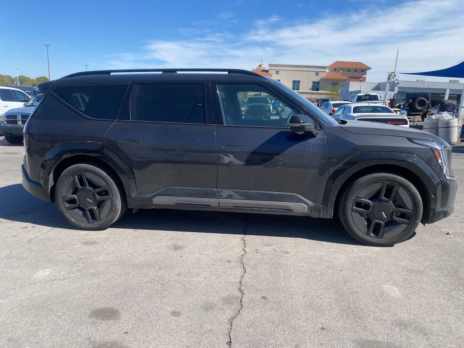 Thumbnail: 2024 Kia EV9 - 5