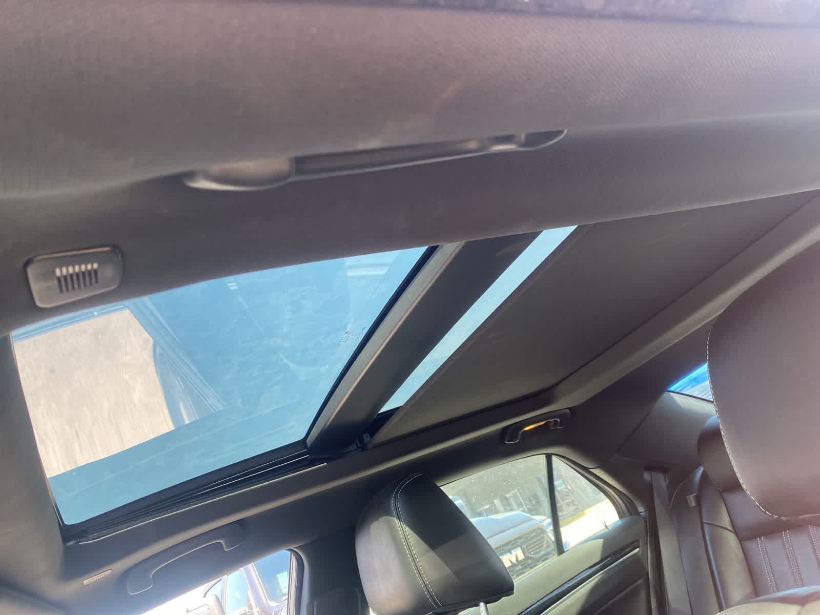 2022 Chrysler 300 S 14