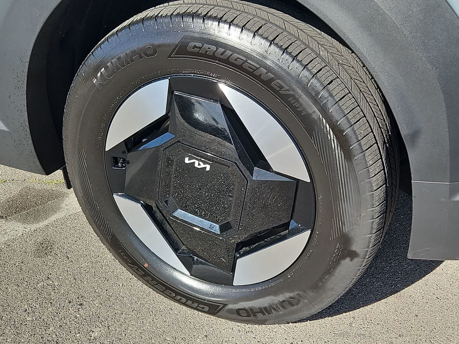 Thumbnail: 2024 Kia EV9 - 14