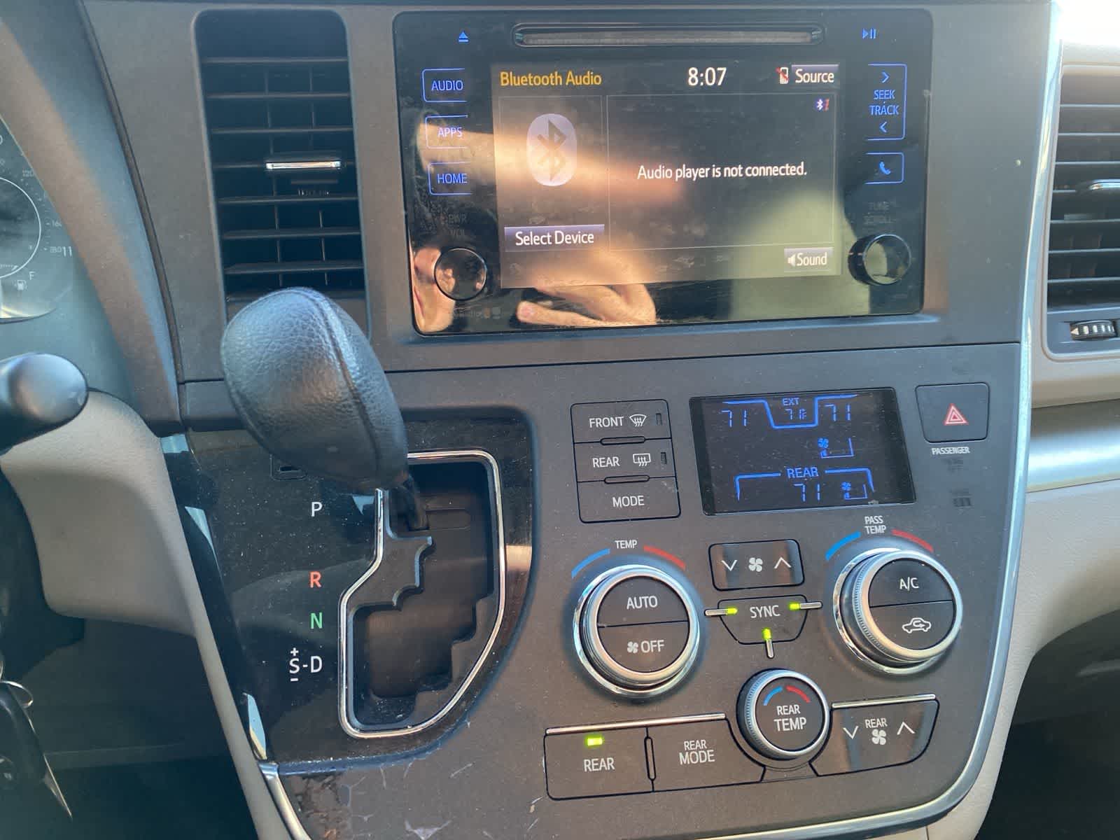 Thumbnail: 2017 Toyota Sienna - 14