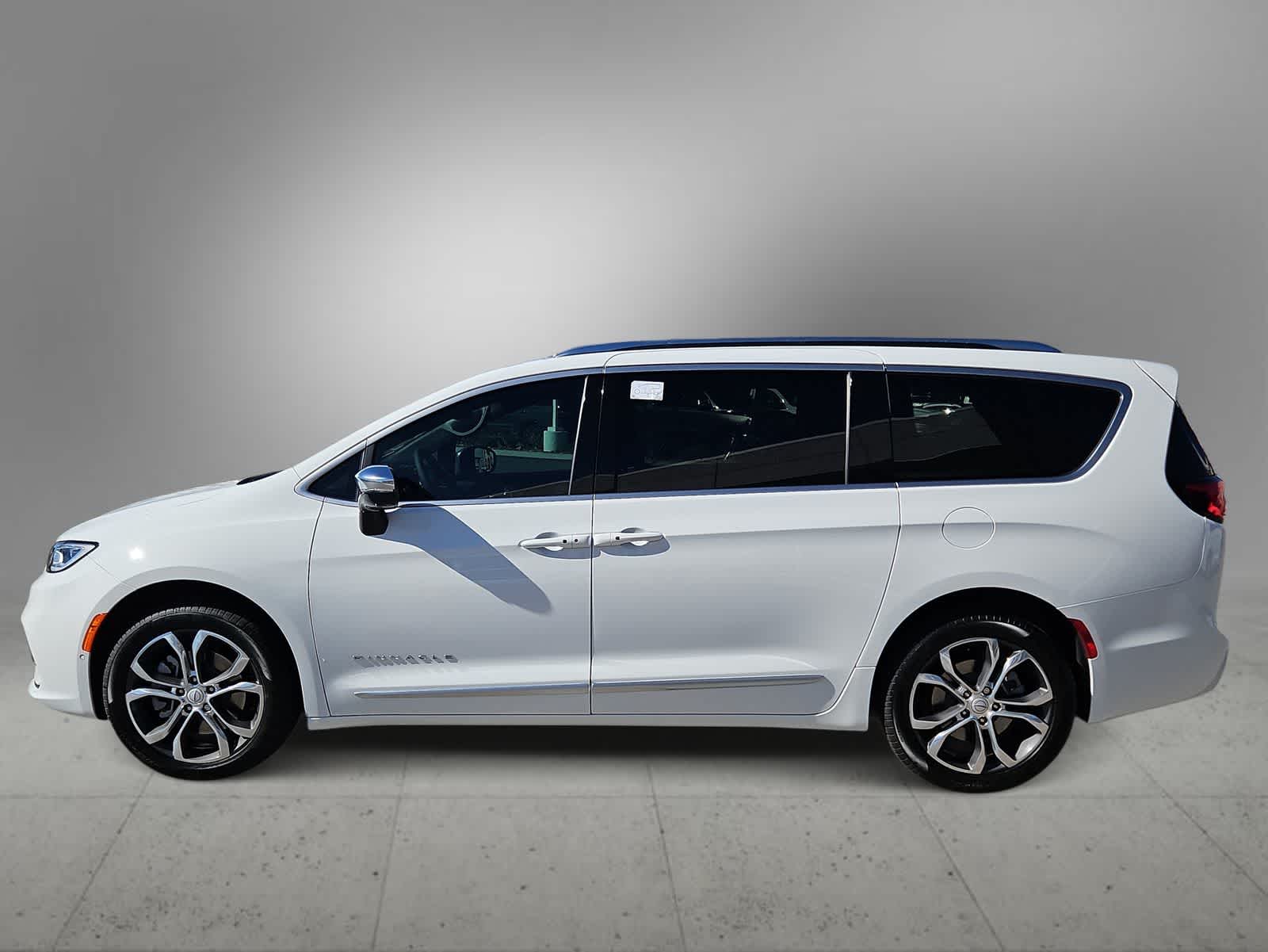 Thumbnail: 2026 Chrysler Pacifica - 5
