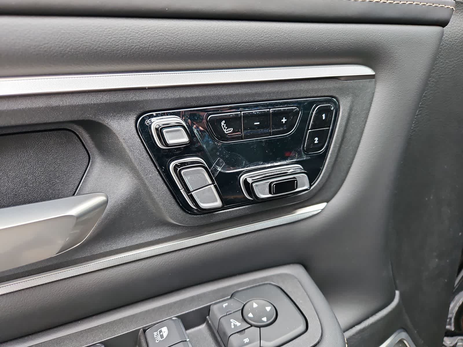 Thumbnail: 2026 RAM 1500 - 17