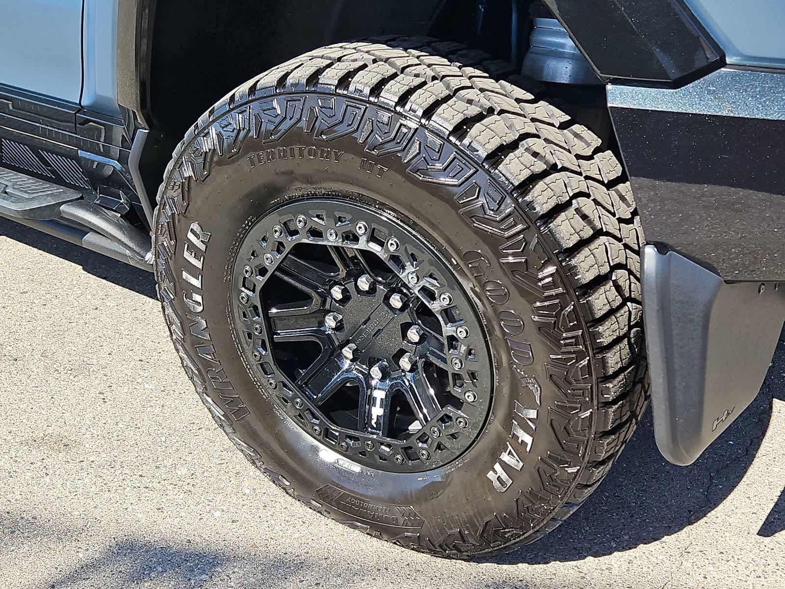 Thumbnail: 2024 GMC Hummer EV - 14