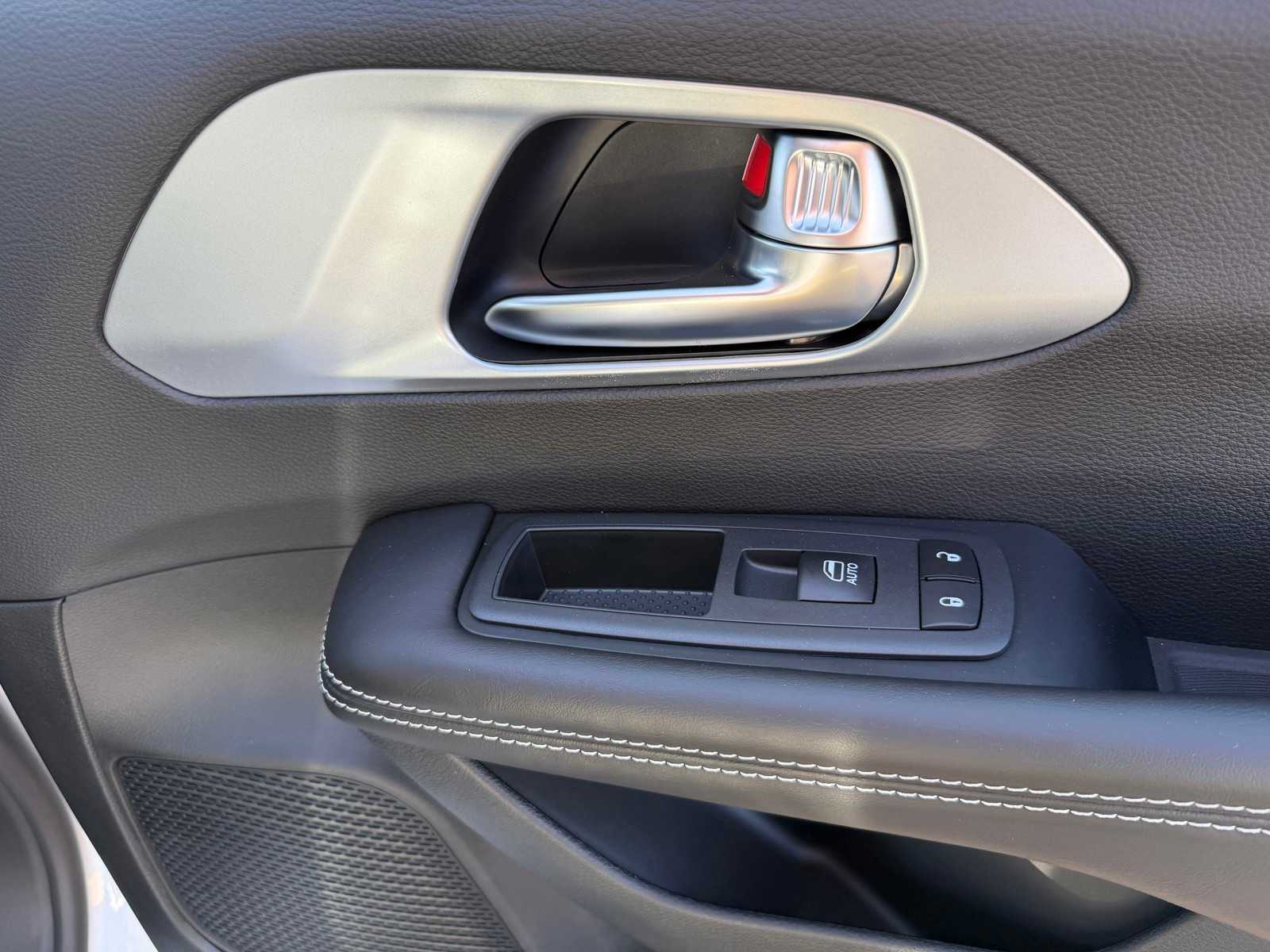 Thumbnail: 2026 Chrysler Pacifica - 19