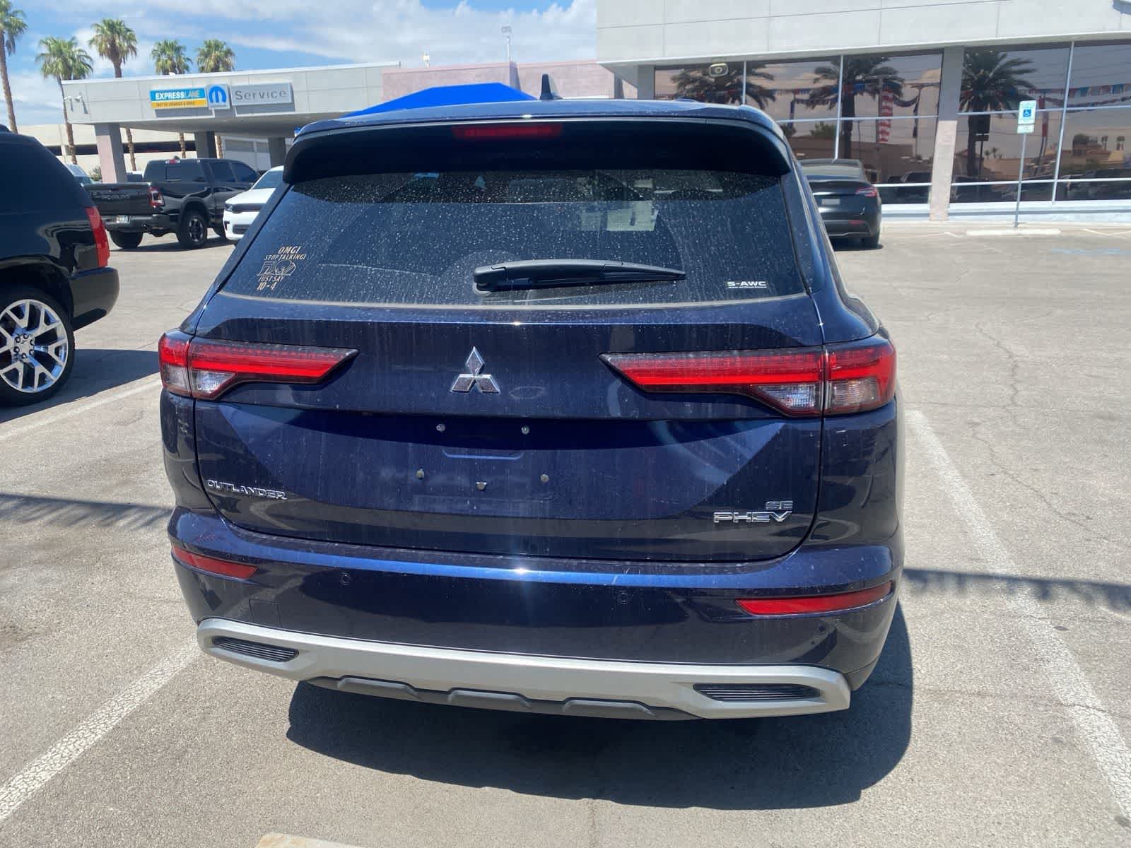 Thumbnail: 2023 Mitsubishi Outlander - 8
