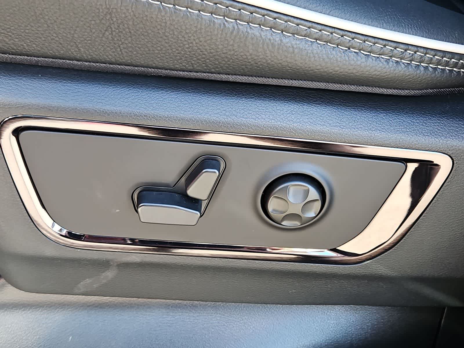 Thumbnail: 2026 RAM 1500 - 17