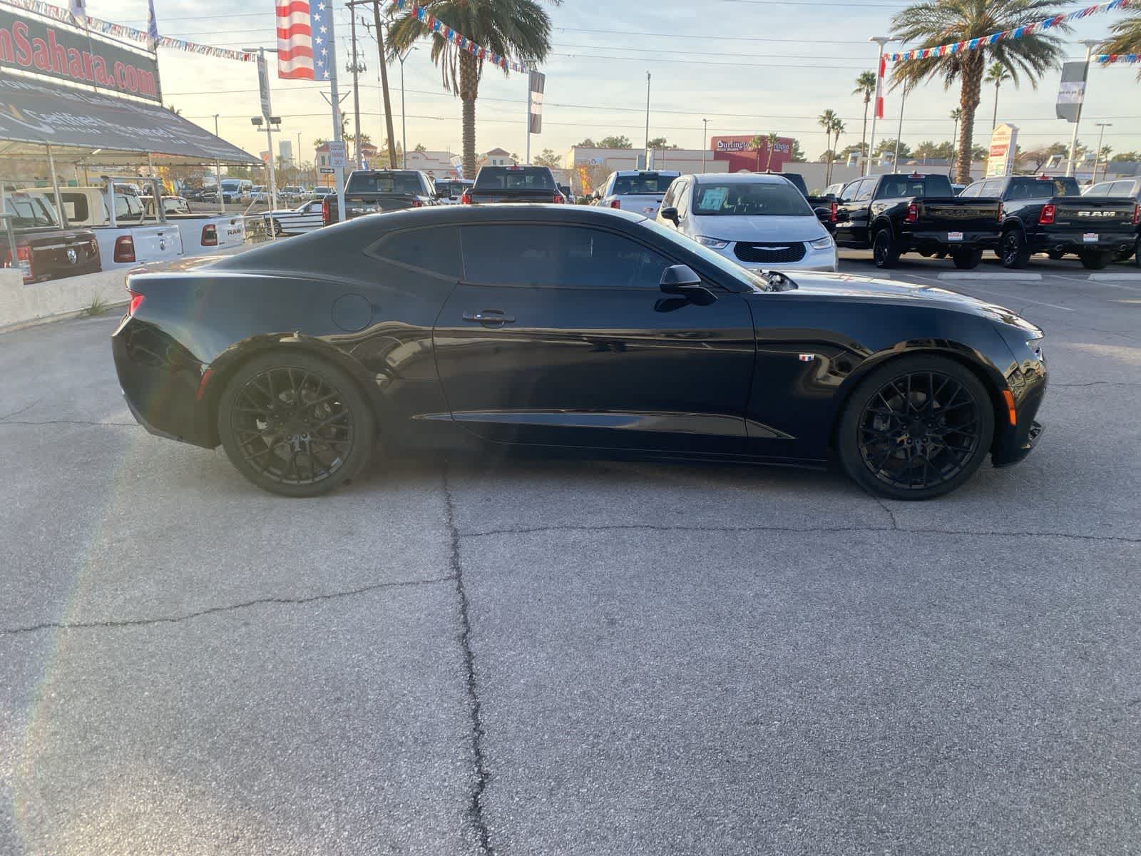 Thumbnail: 2017 Chevrolet Camaro - 5