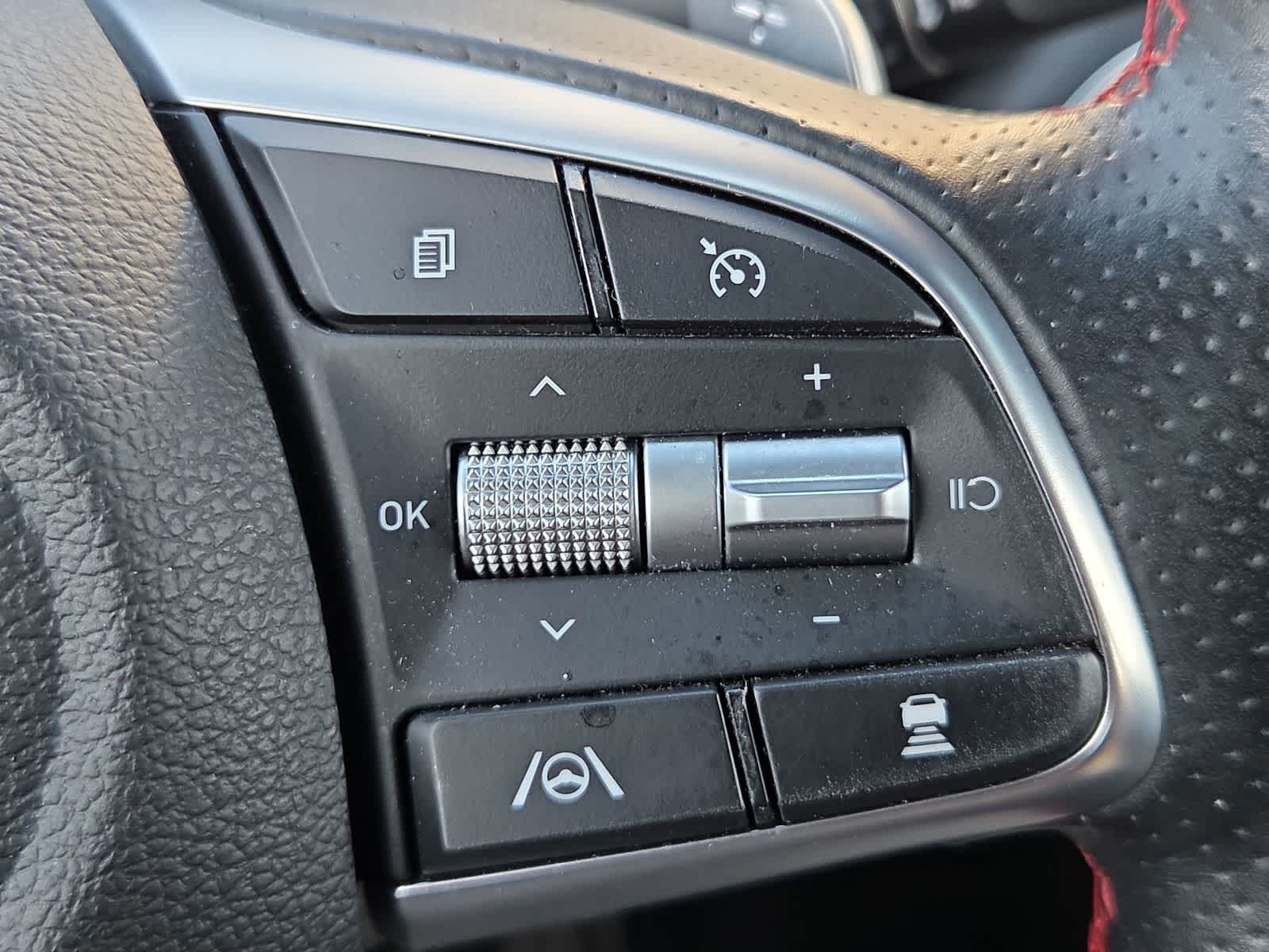 Thumbnail: 2023 Genesis G70 - 26