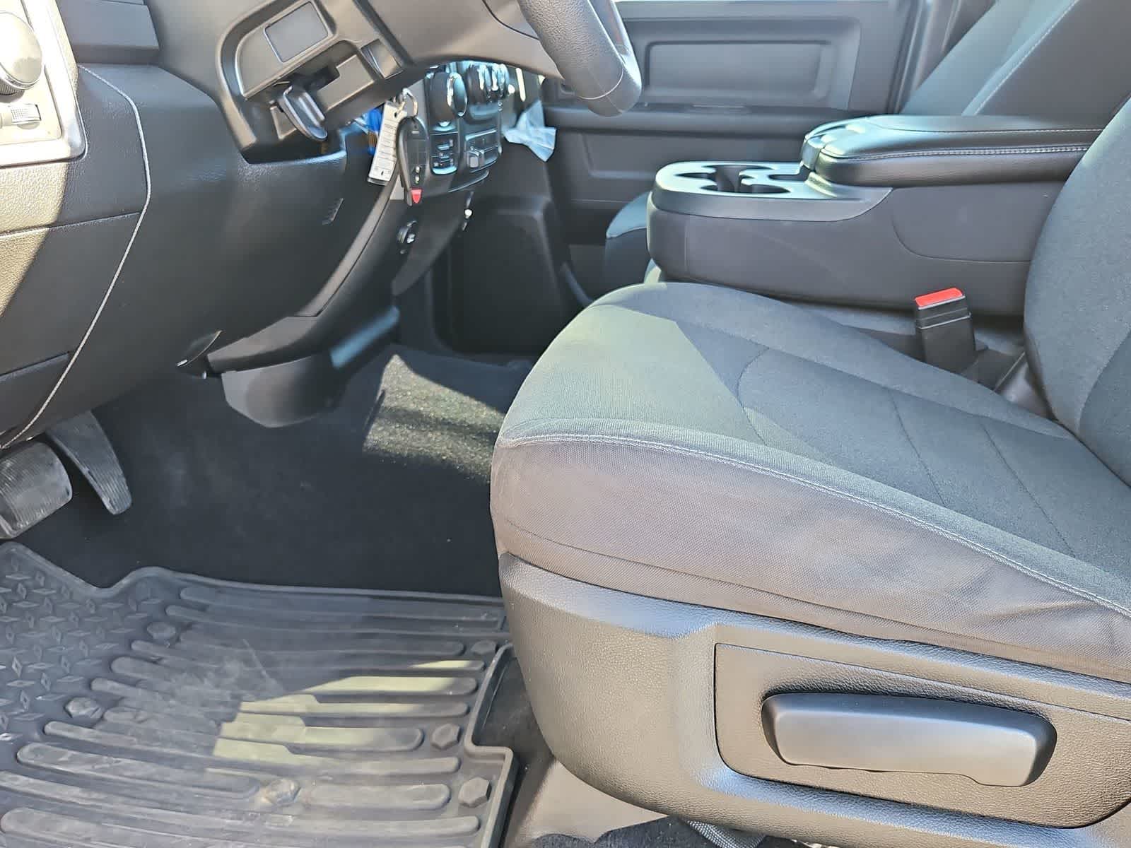 Thumbnail: 2022 RAM 1500 Classic - 17