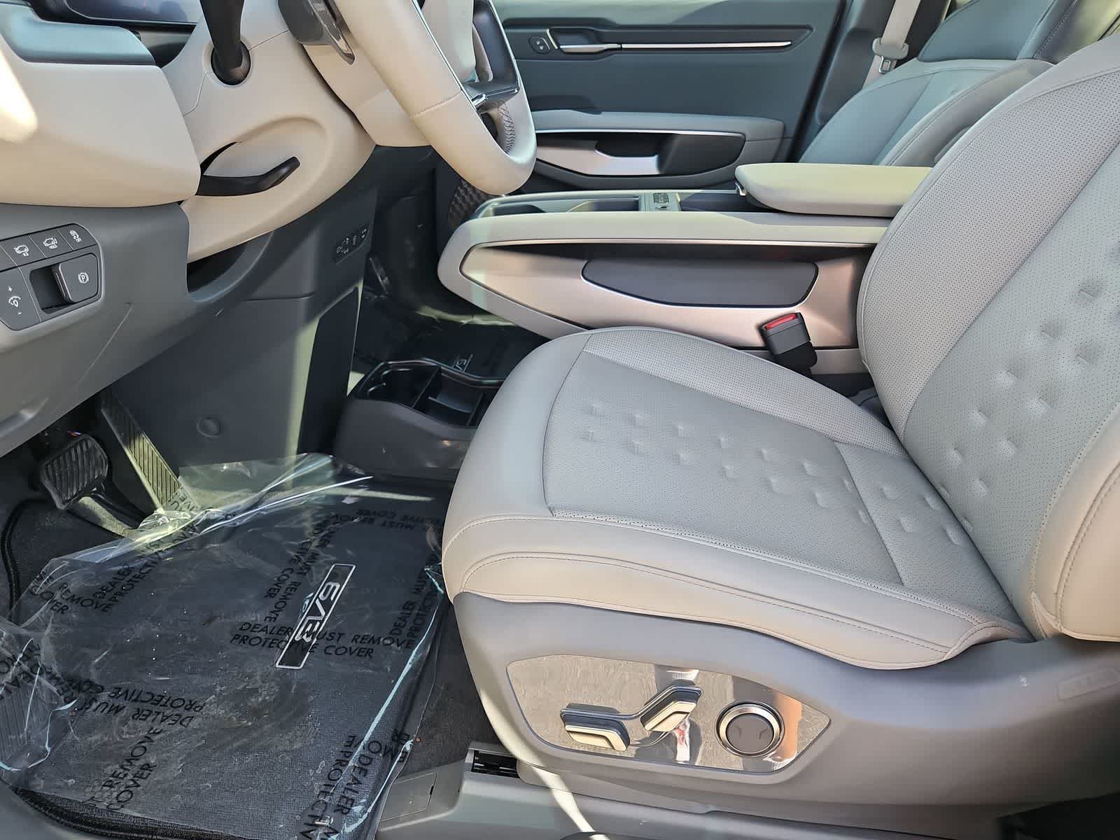 Thumbnail: 2024 Kia EV9 - 16