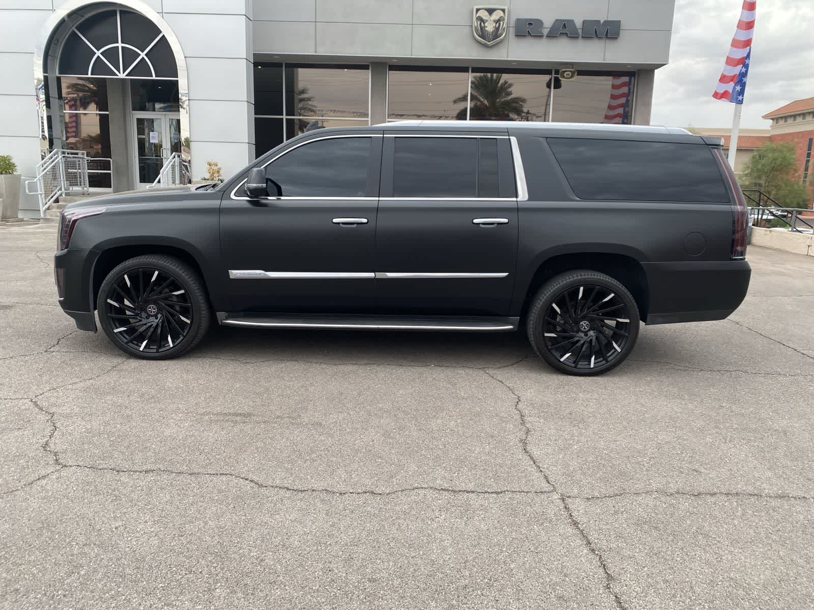 Thumbnail: 2016 Cadillac Escalade - 9