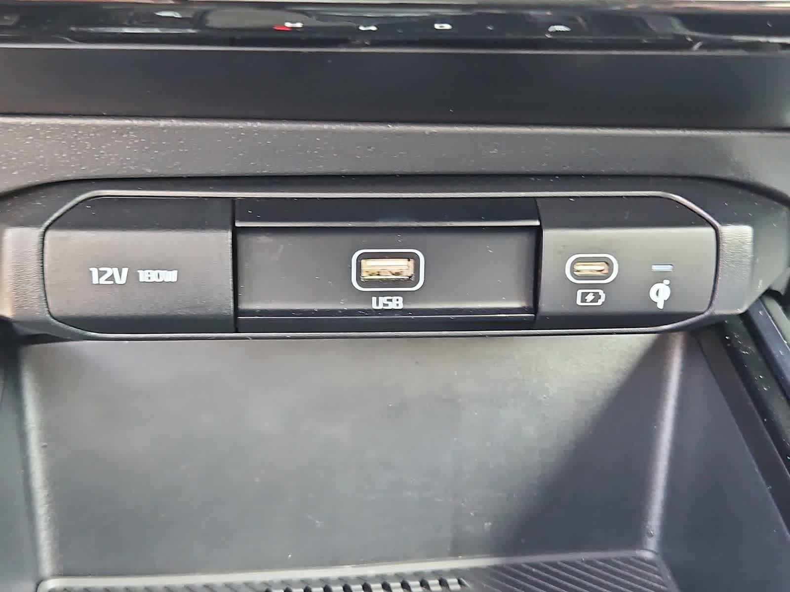 Thumbnail: 2024 Kia Niro - 34