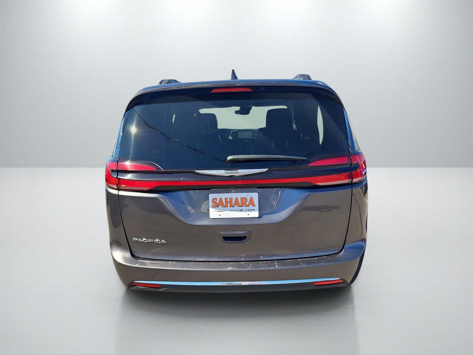 Thumbnail: 2022 Chrysler Pacifica - 10
