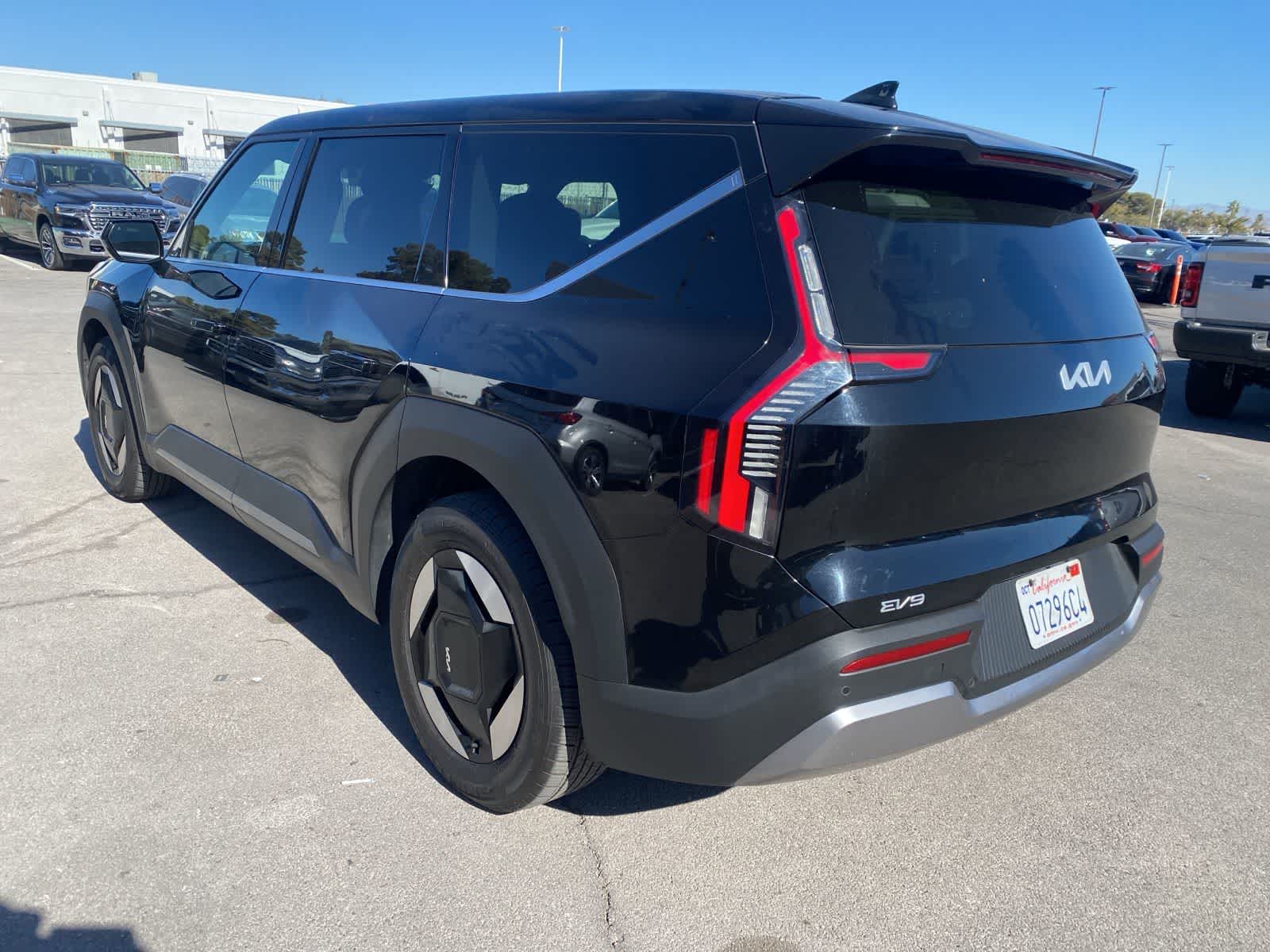 Thumbnail: 2024 Kia EV9 - 8