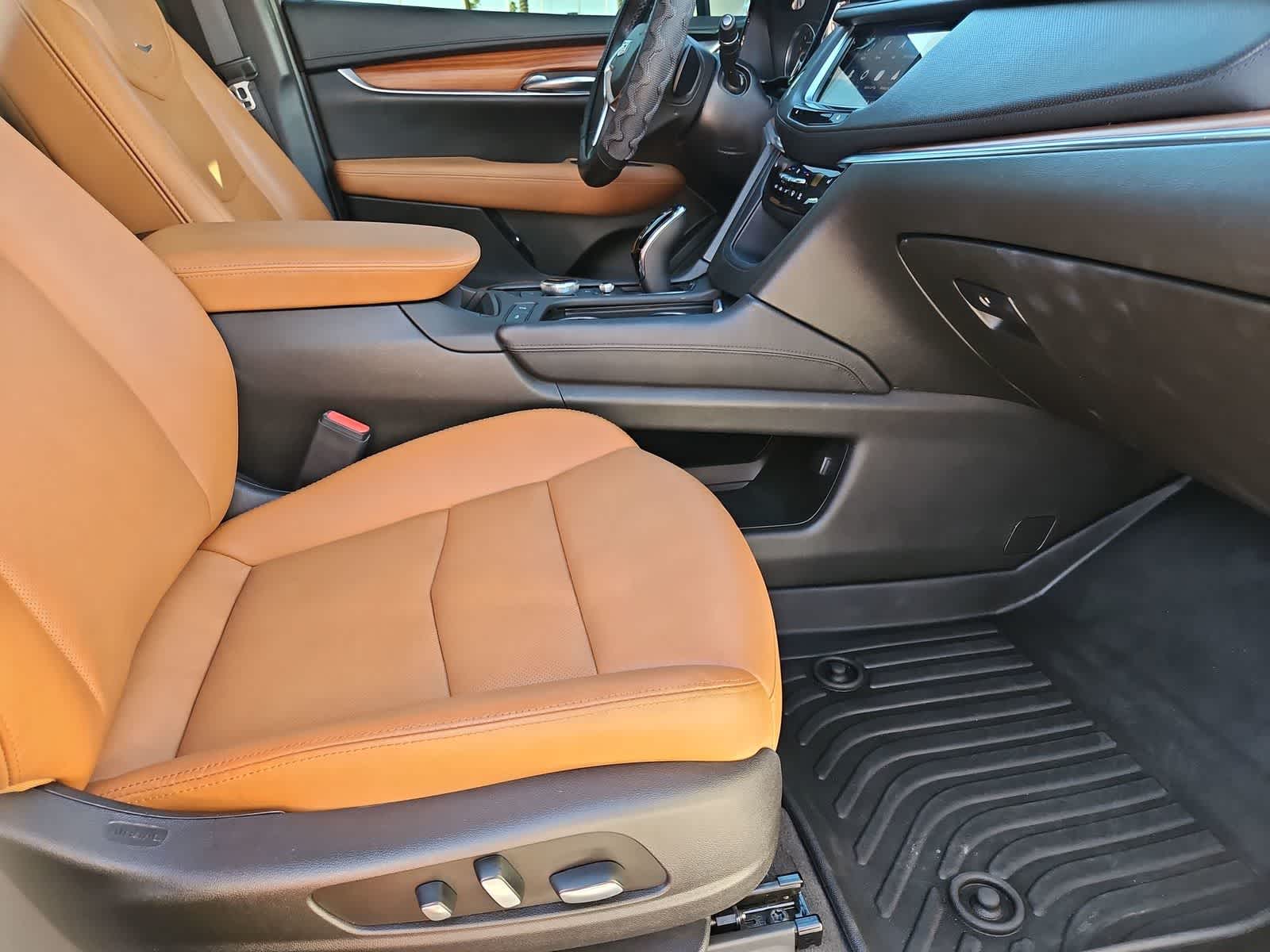 Thumbnail: 2023 Cadillac XT5 - 22