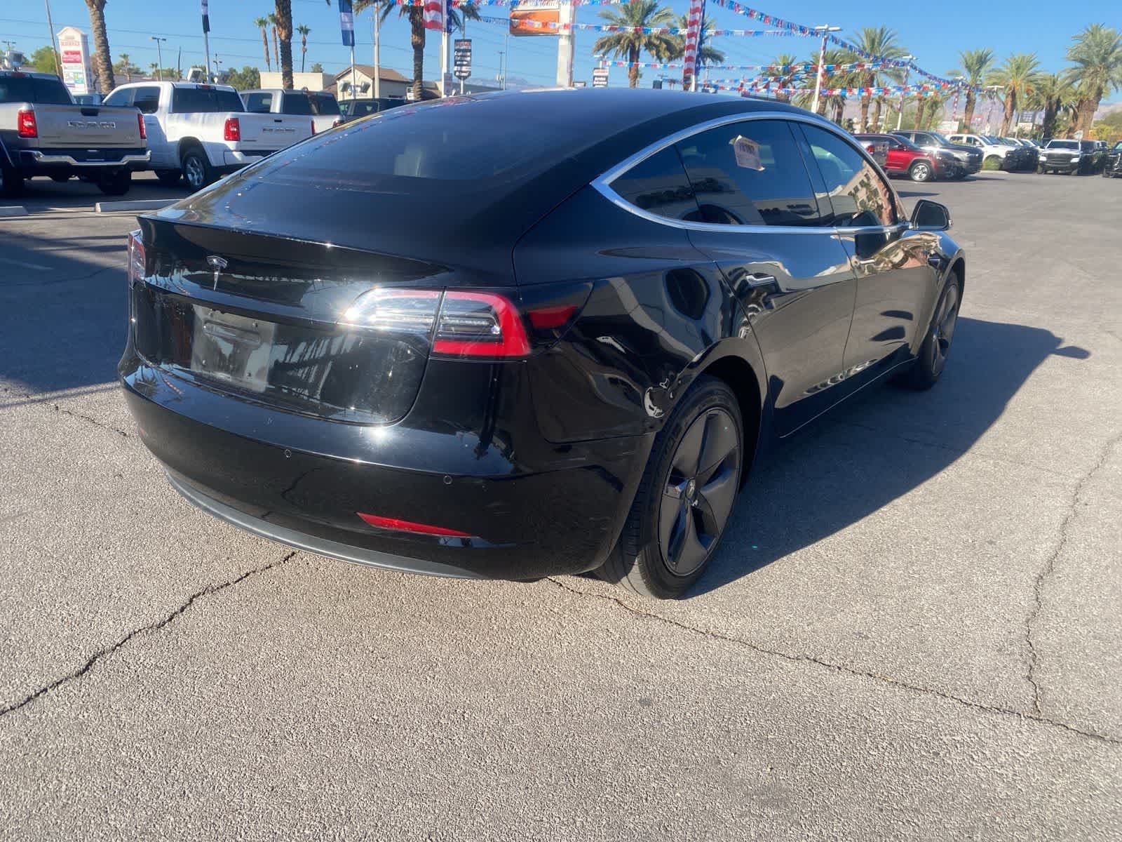 Thumbnail: 2018 Tesla Model 3 - 7