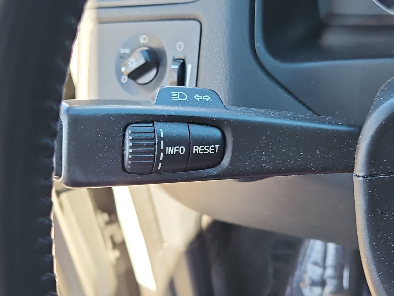 Thumbnail: 2009 Volvo C30 - 24