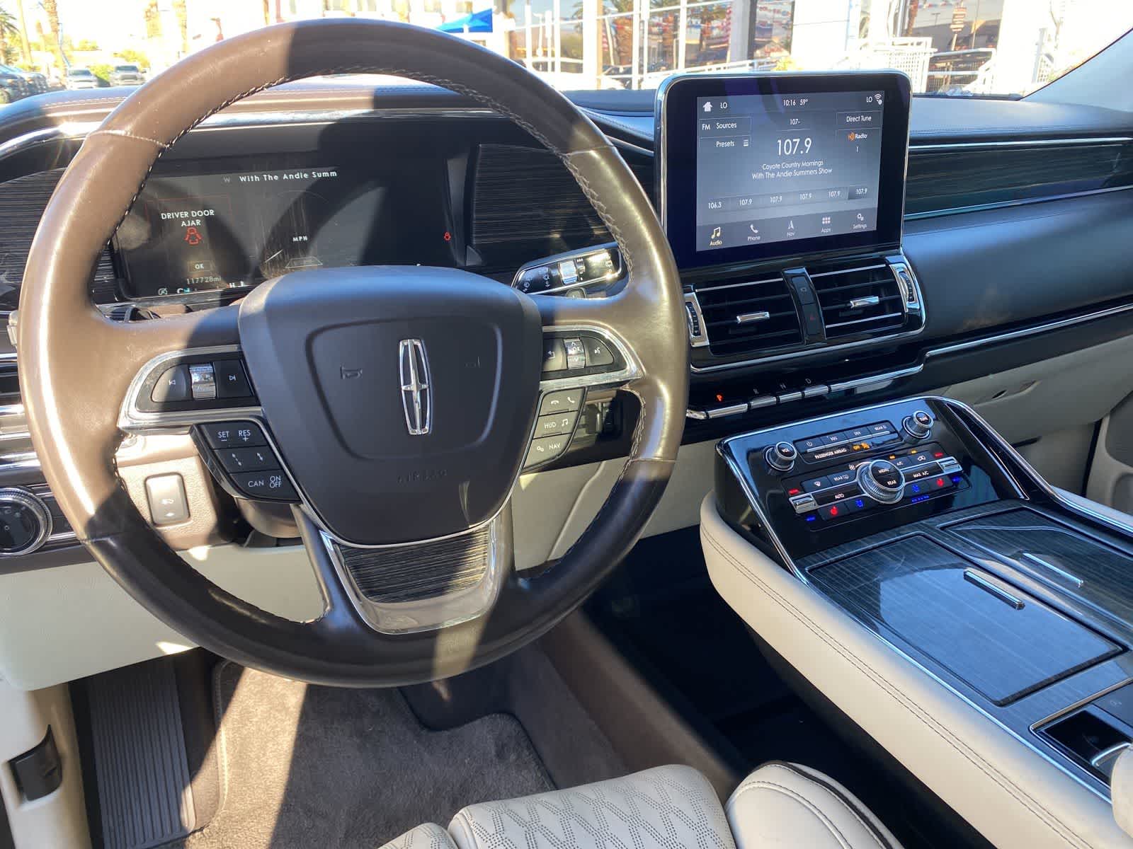 Thumbnail: 2018 Lincoln Navigator L - 10