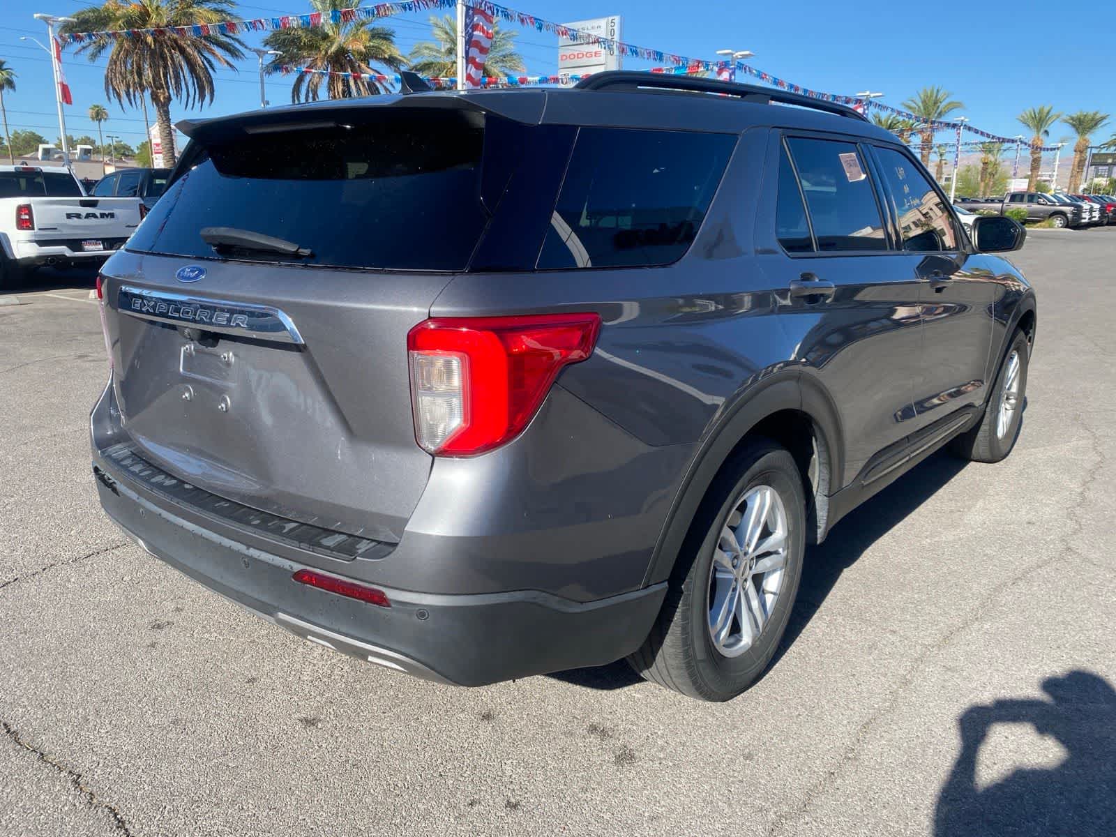 Thumbnail: 2022 Ford Explorer - 6