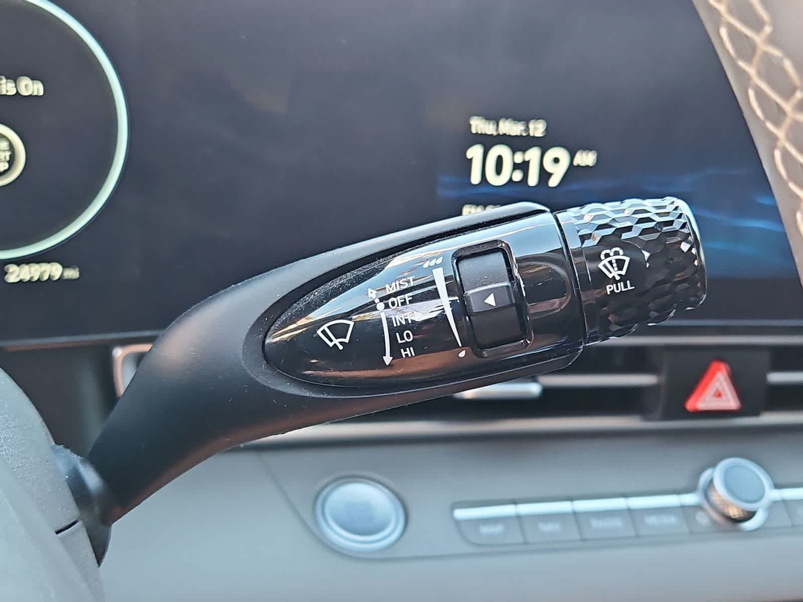 Thumbnail: 2023 Hyundai Elantra - 25