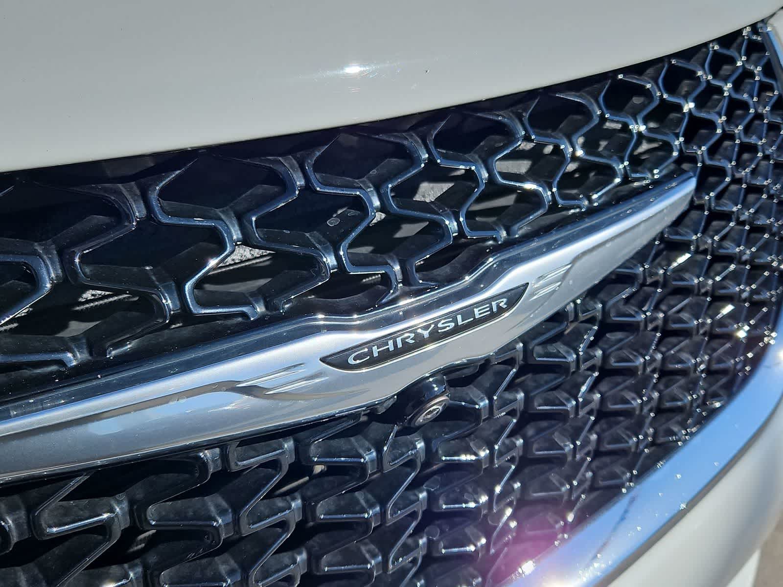 Thumbnail: 2022 Chrysler Pacifica - 12