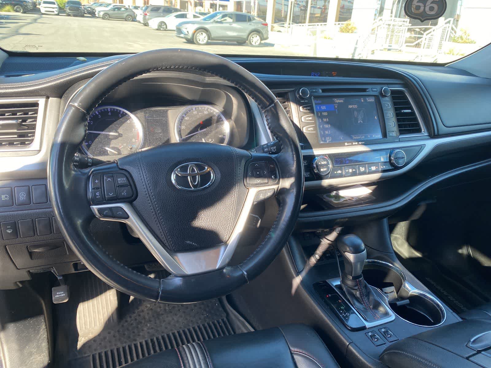 Thumbnail: 2019 Toyota Highlander - 11