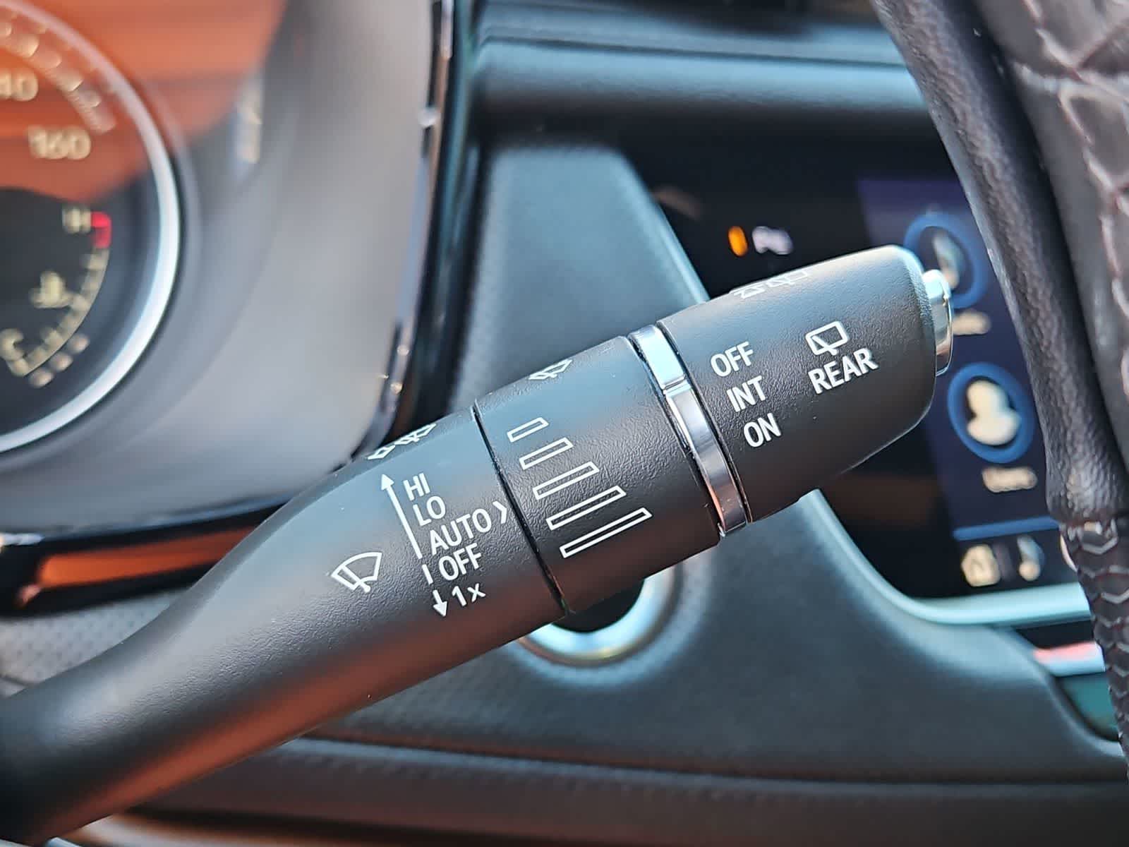 Thumbnail: 2023 Cadillac XT5 - 26