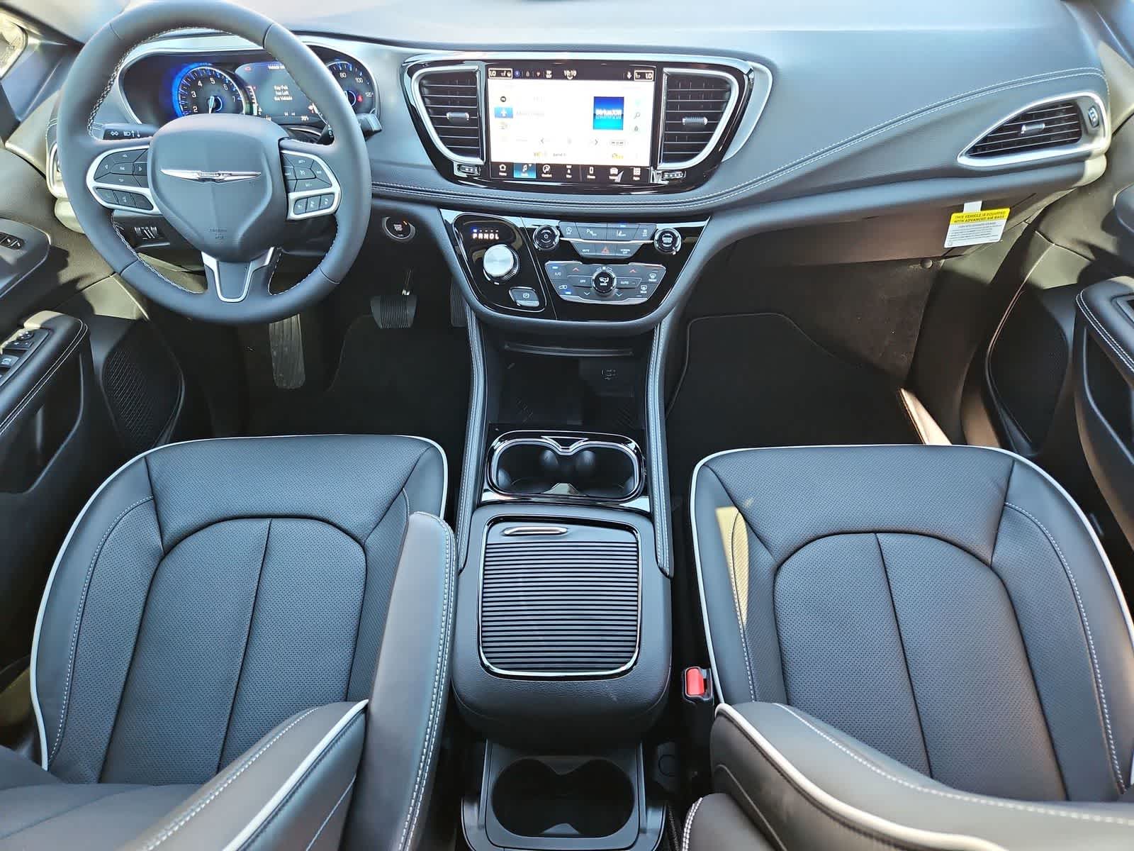 Thumbnail: 2026 Chrysler Pacifica - 15