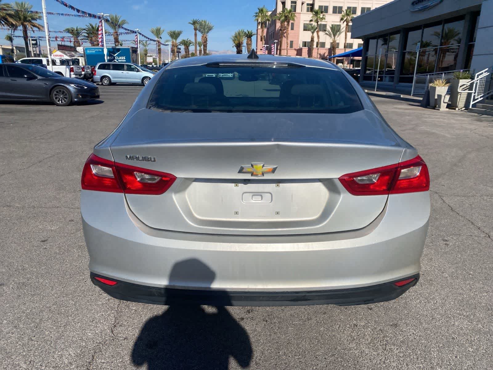 Thumbnail: 2018 Chevrolet Malibu - 8