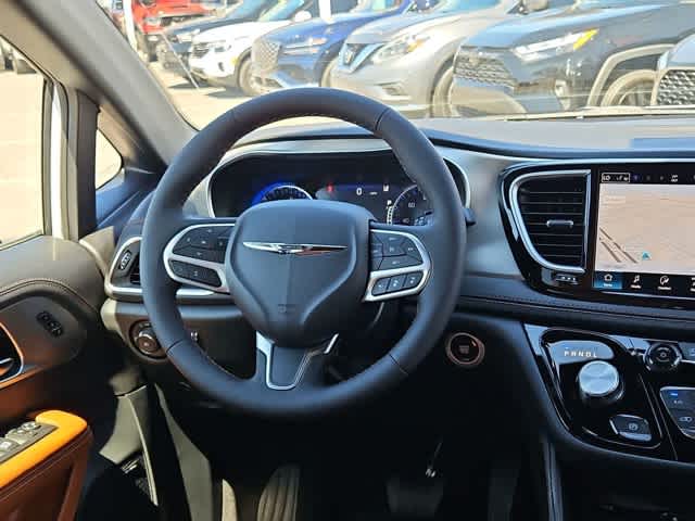 Thumbnail: 2026 Chrysler Pacifica - 22