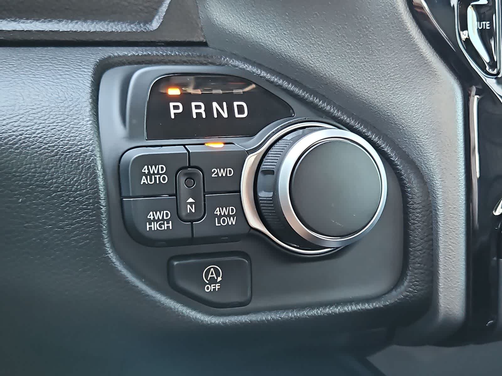 Thumbnail: 2025 RAM 1500 - 33