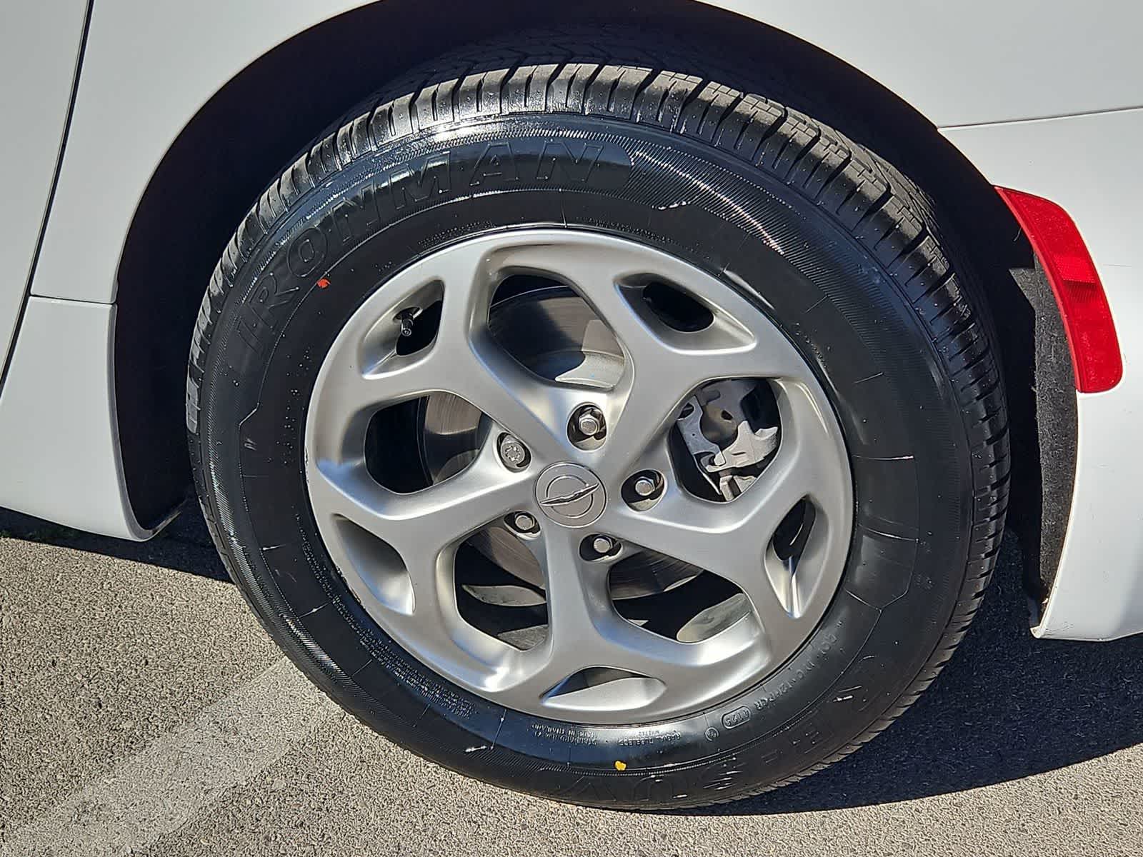 Thumbnail: 2022 Chrysler Pacifica - 14