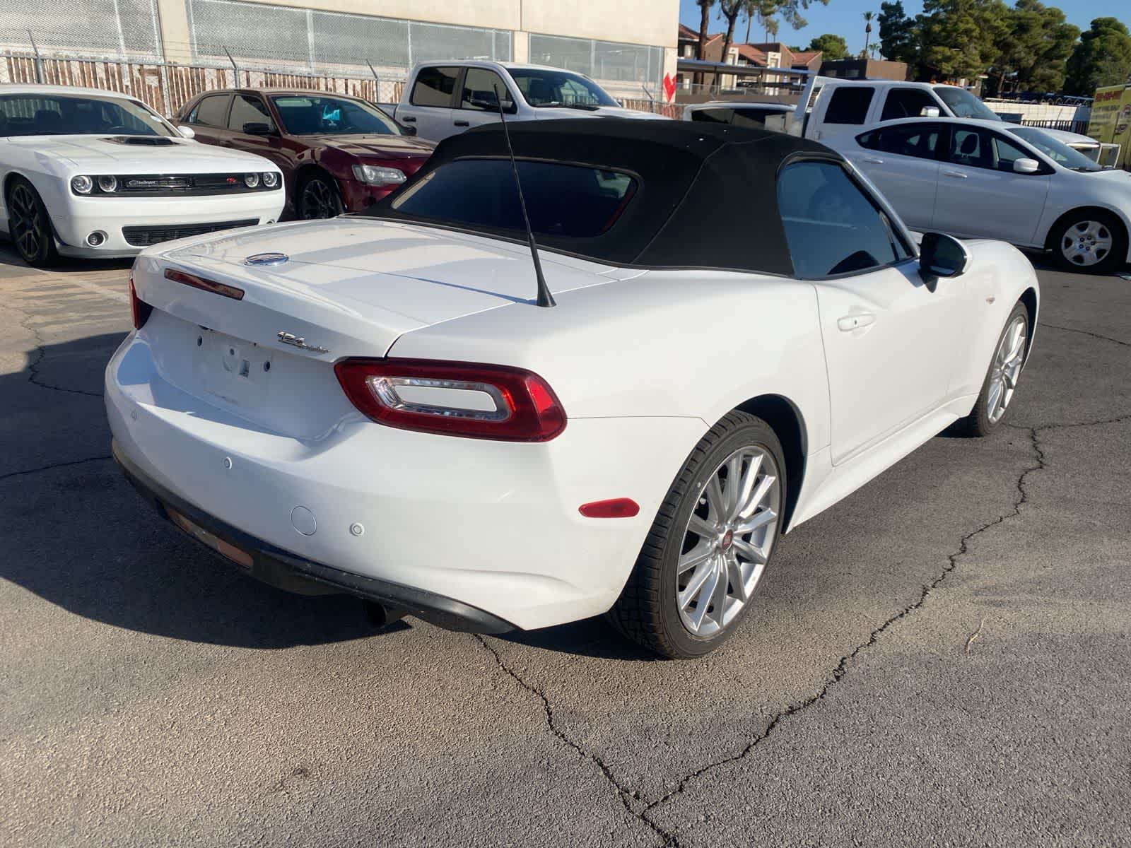 Thumbnail: 2017 Fiat 124 Spider - 5