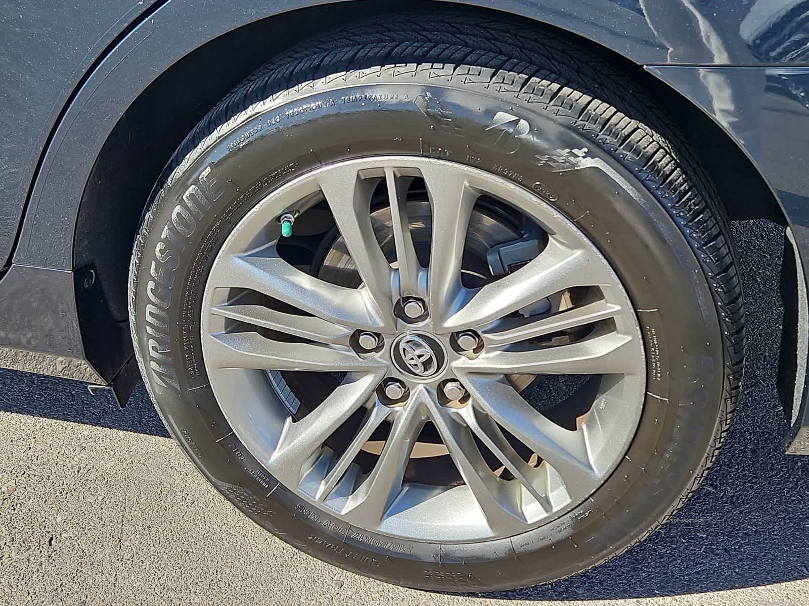 Thumbnail: 2017 Toyota Camry - 15