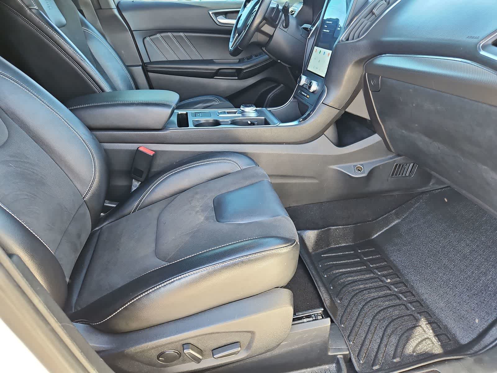 Thumbnail: 2021 Ford Edge - 22