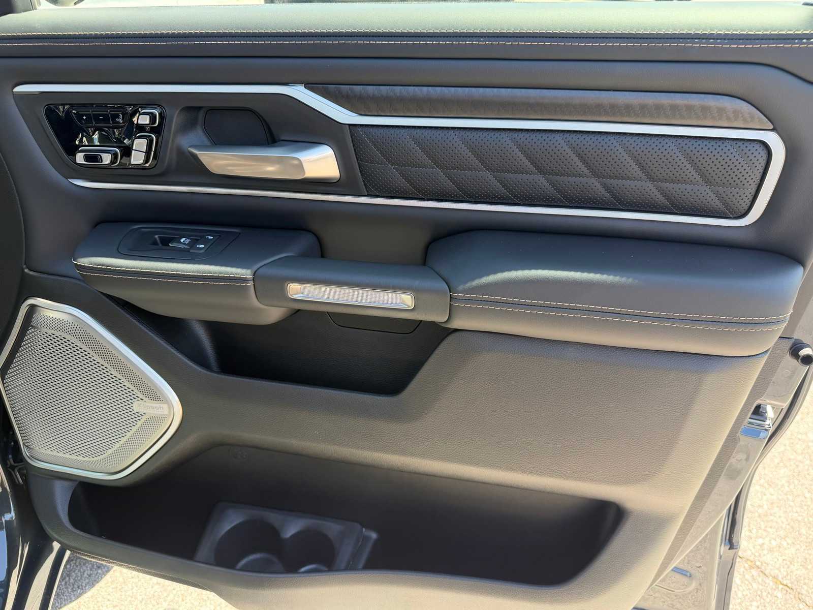 Thumbnail: 2026 RAM 1500 - 18