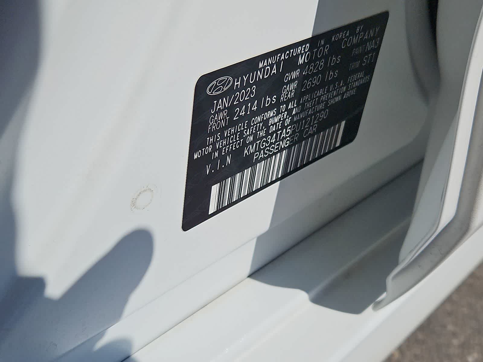 Thumbnail: 2023 Genesis G70 - 35