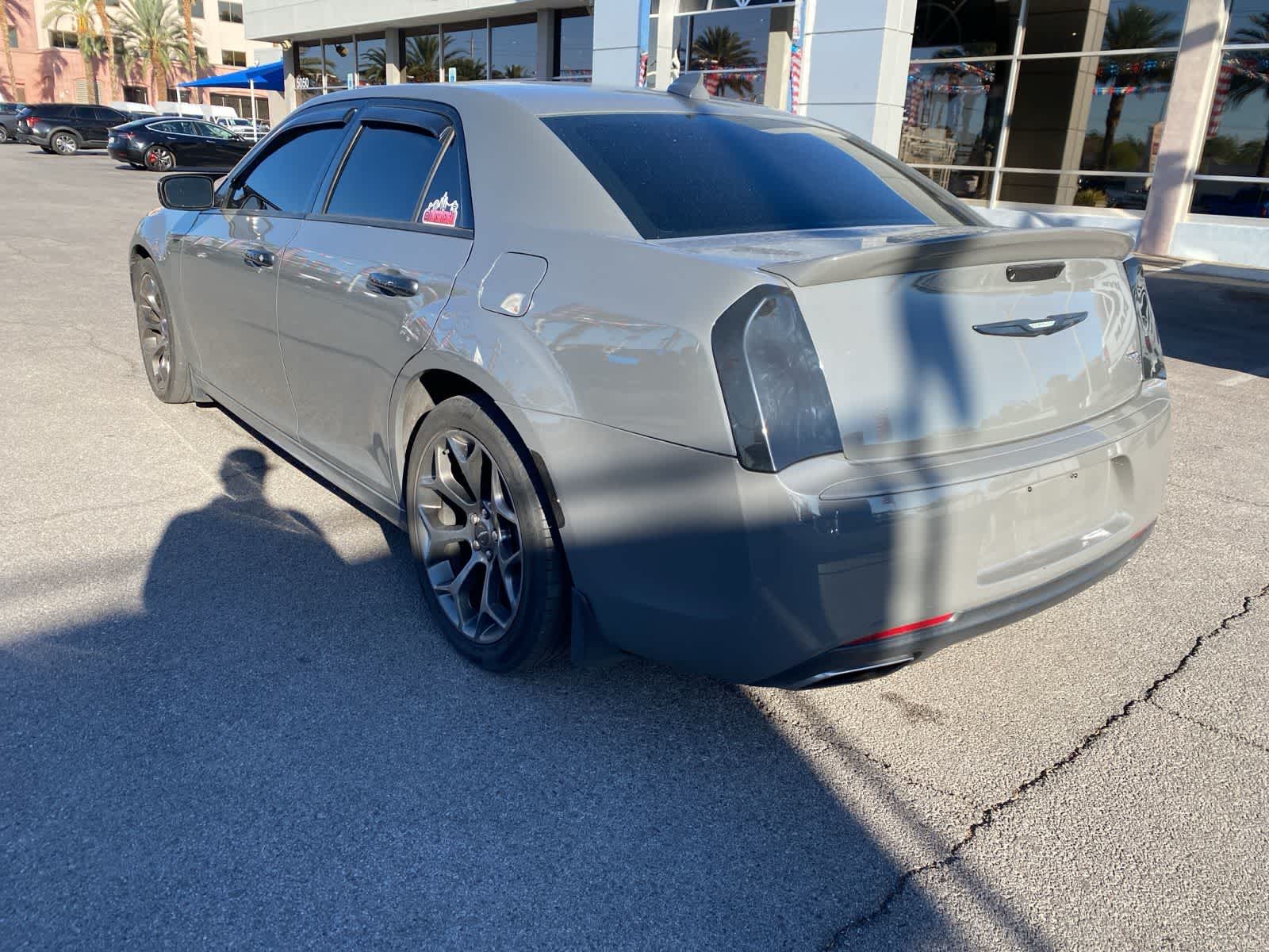Thumbnail: 2018 Chrysler 300 - 8