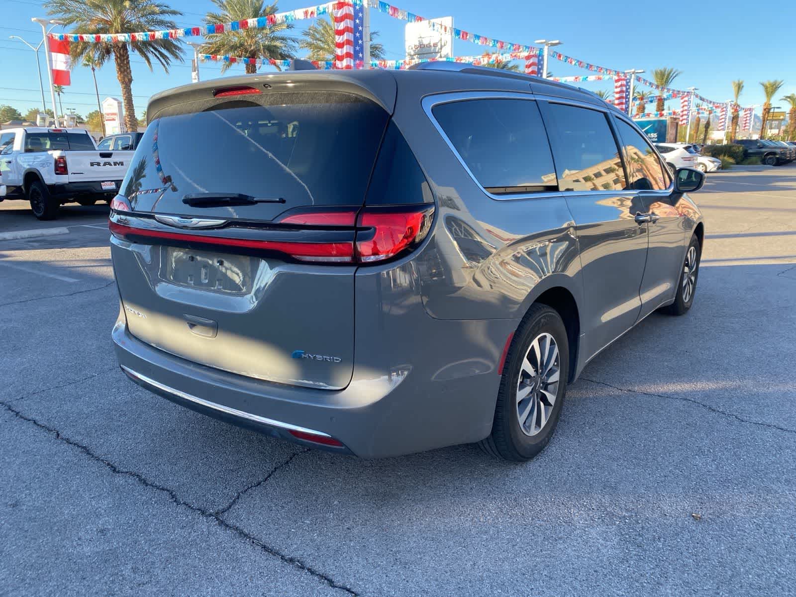 Thumbnail: 2021 Chrysler Pacifica - 7
