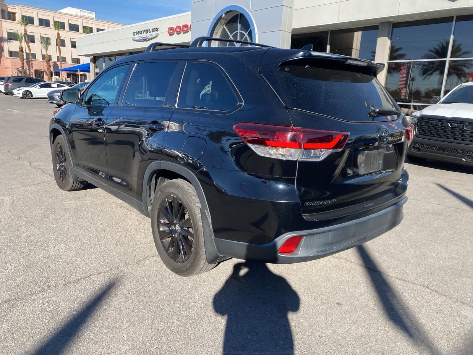Thumbnail: 2019 Toyota Highlander - 9