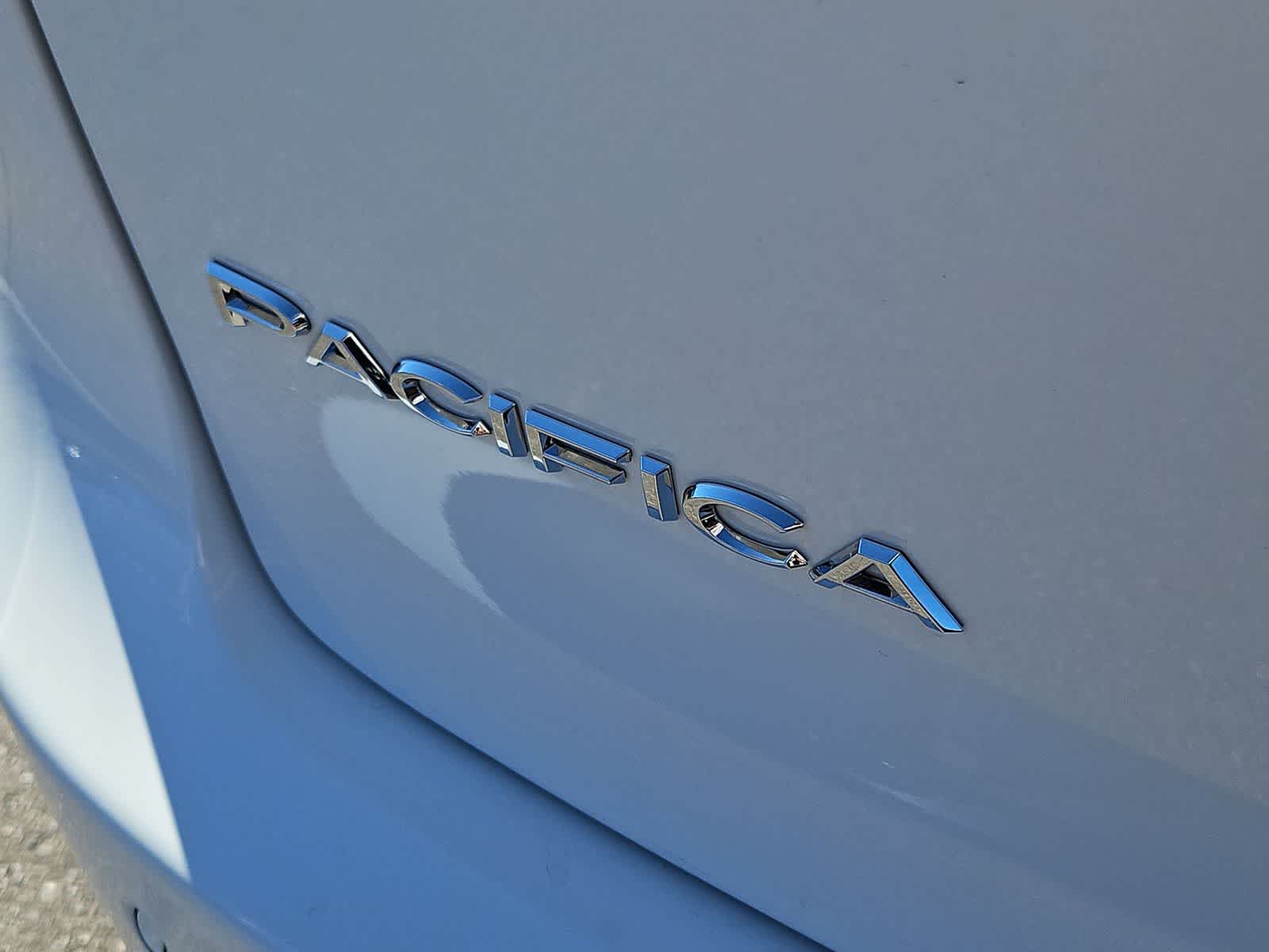 Thumbnail: 2026 Chrysler Pacifica - 12