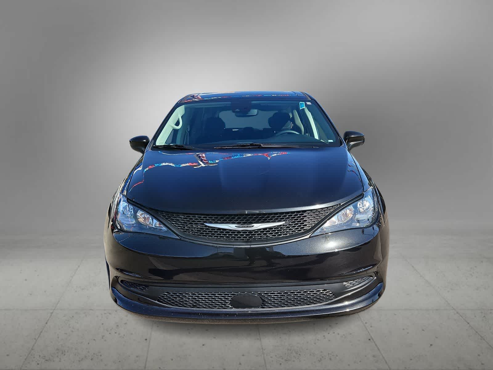 Thumbnail: 2023 Chrysler Voyager - 4