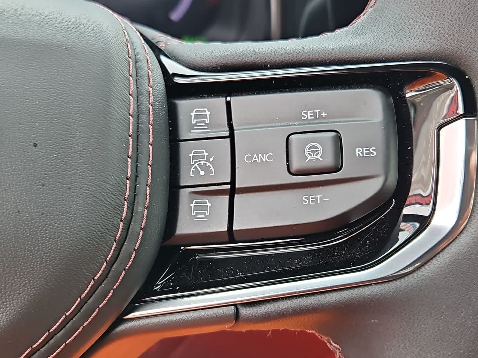 Thumbnail: 2024 Jeep Wagoneer S - 24